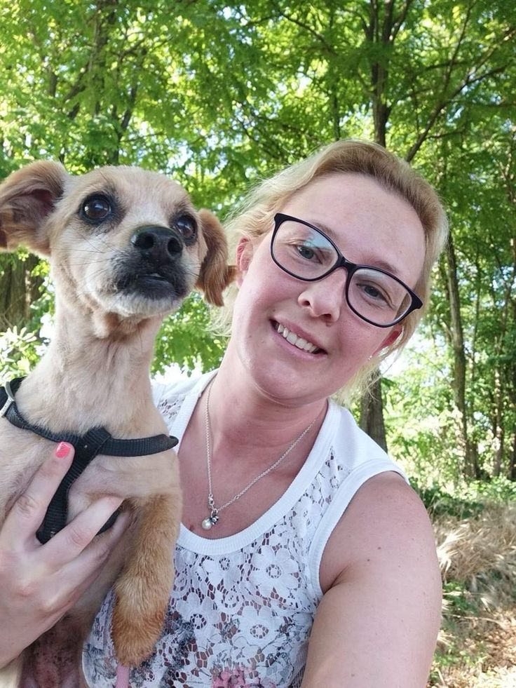 <strong>Ashley Morgan</strong>